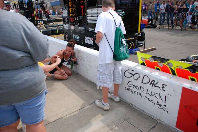 Heluva Good! Sour Cream Dips 400 NASCAR Sprint Cup Series