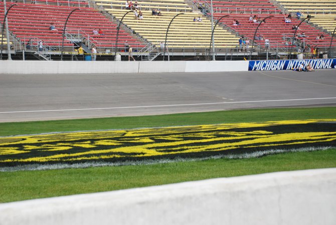 Heluva Good! Sour Cream Dips 400 NASCAR Sprint Cup Series