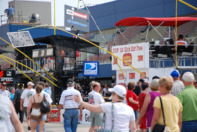 Heluva Good! Sour Cream Dips 400 NASCAR Sprint Cup Series