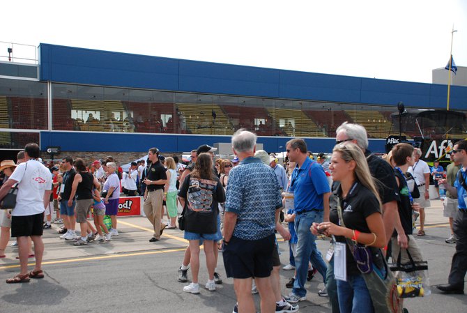 Heluva Good! Sour Cream Dips 400 NASCAR Sprint Cup Series