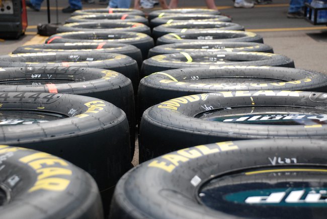 Heluva Good! Sour Cream Dips 400 NASCAR Sprint Cup Series