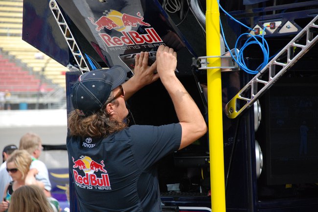Heluva Good! Sour Cream Dips 400 NASCAR Sprint Cup Series