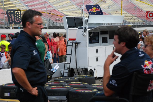 Heluva Good! Sour Cream Dips 400 NASCAR Sprint Cup Series
