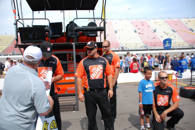 Heluva Good! Sour Cream Dips 400 NASCAR Sprint Cup Series