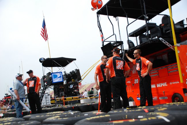 Heluva Good! Sour Cream Dips 400 NASCAR Sprint Cup Series