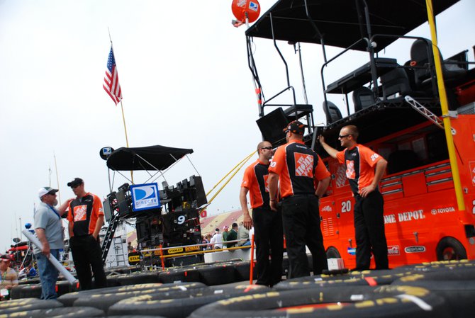 Heluva Good! Sour Cream Dips 400 NASCAR Sprint Cup Series