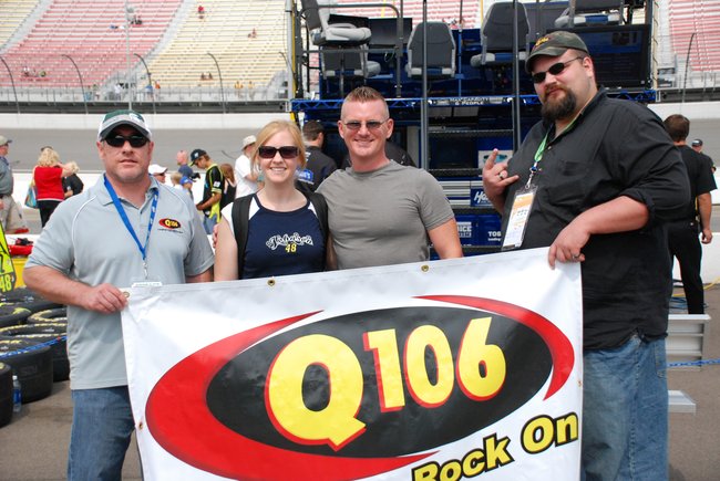 Heluva Good! Sour Cream Dips 400 NASCAR Sprint Cup Series