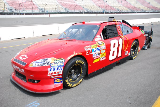 Heluva Good! Sour Cream Dips 400 NASCAR Sprint Cup Series