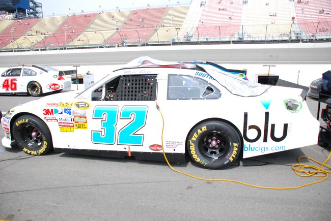 Heluva Good! Sour Cream Dips 400 NASCAR Sprint Cup Series