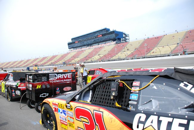 Heluva Good! Sour Cream Dips 400 NASCAR Sprint Cup Series