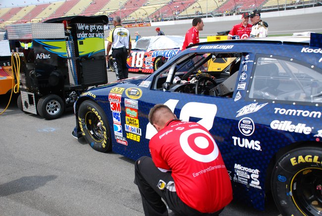 Heluva Good! Sour Cream Dips 400 NASCAR Sprint Cup Series
