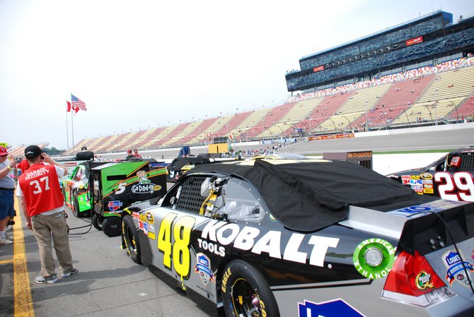 Heluva Good! Sour Cream Dips 400 NASCAR Sprint Cup Series