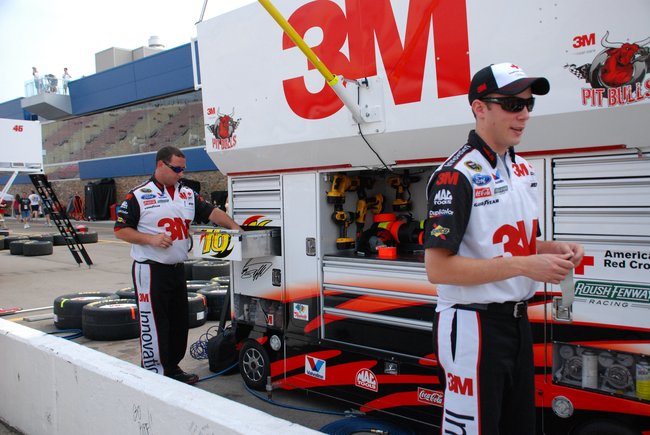 Heluva Good! Sour Cream Dips 400 NASCAR Sprint Cup Series
