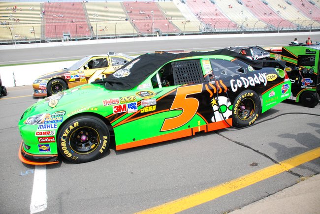 Heluva Good! Sour Cream Dips 400 NASCAR Sprint Cup Series