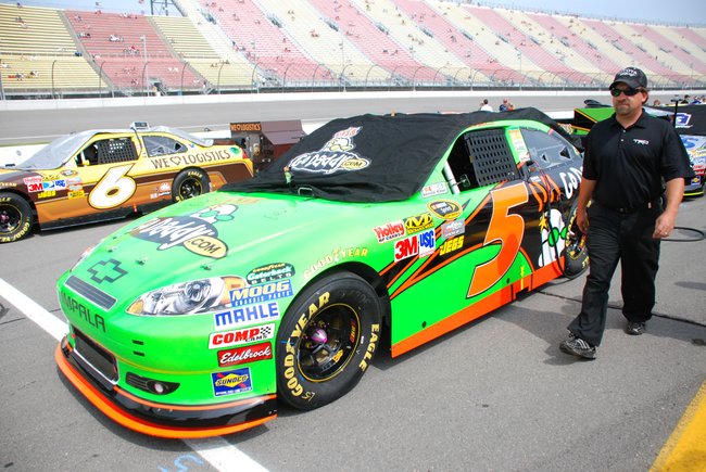 Heluva Good! Sour Cream Dips 400 NASCAR Sprint Cup Series