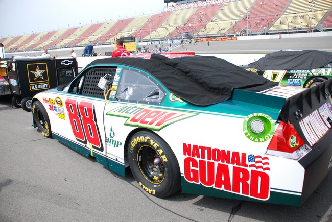 Heluva Good! Sour Cream Dips 400 NASCAR Sprint Cup Series