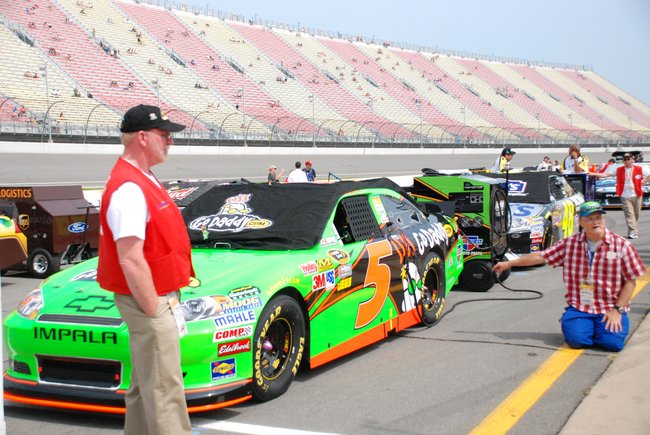 Heluva Good! Sour Cream Dips 400 NASCAR Sprint Cup Series