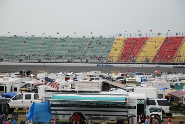 Heluva Good! Sour Cream Dips 400 NASCAR Sprint Cup Series