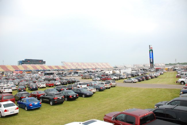 Heluva Good! Sour Cream Dips 400 NASCAR Sprint Cup Series