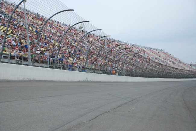 Heluva Good! Sour Cream Dips 400 NASCAR Sprint Cup Series