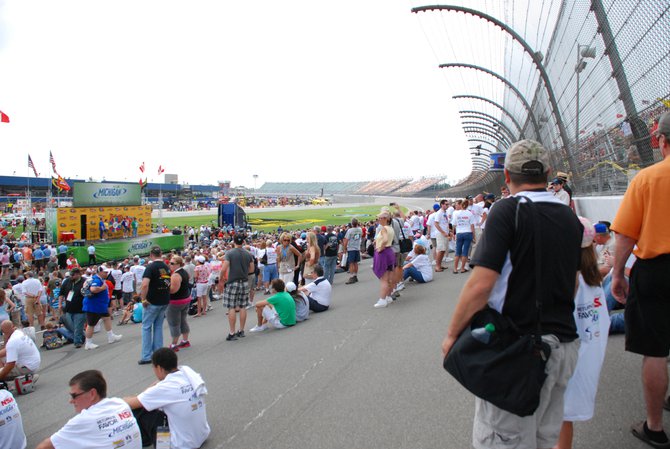 Heluva Good! Sour Cream Dips 400 NASCAR Sprint Cup Series