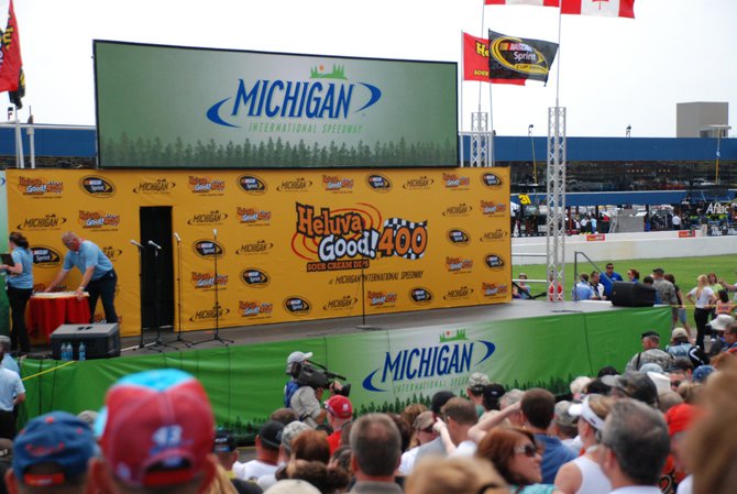 Heluva Good! Sour Cream Dips 400 NASCAR Sprint Cup Series