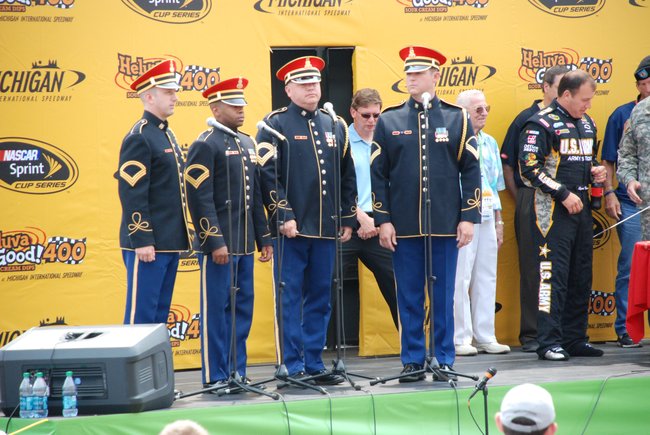 Heluva Good! Sour Cream Dips 400 NASCAR Sprint Cup Series