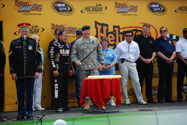 Heluva Good! Sour Cream Dips 400 NASCAR Sprint Cup Series