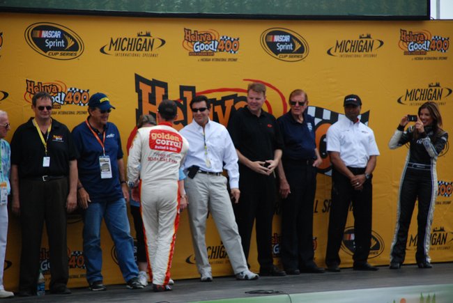 Heluva Good! Sour Cream Dips 400 NASCAR Sprint Cup Series