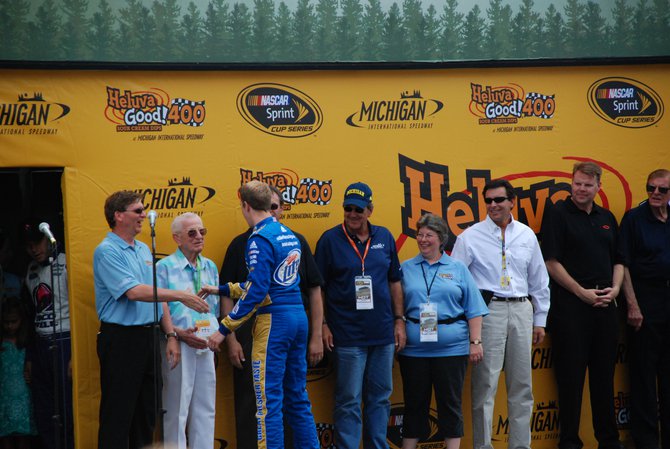 Heluva Good! Sour Cream Dips 400 NASCAR Sprint Cup Series