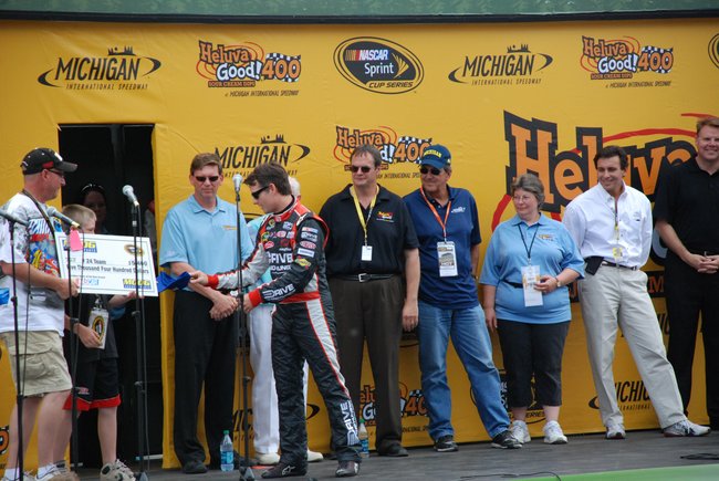 Heluva Good! Sour Cream Dips 400 NASCAR Sprint Cup Series