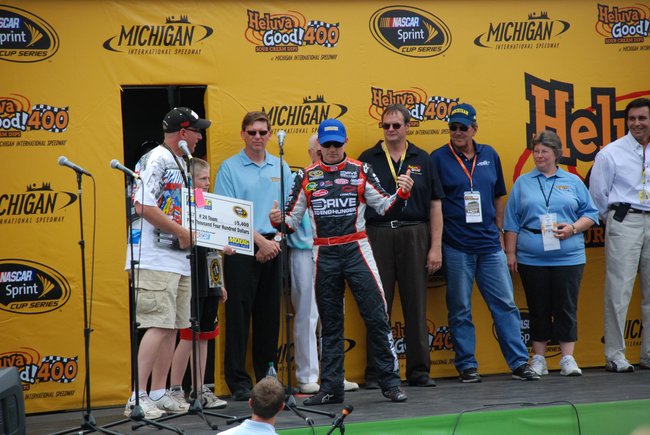 Heluva Good! Sour Cream Dips 400 NASCAR Sprint Cup Series