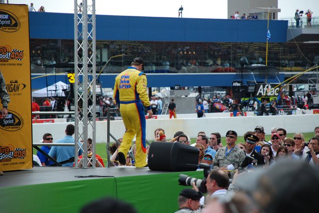 Heluva Good! Sour Cream Dips 400 NASCAR Sprint Cup Series