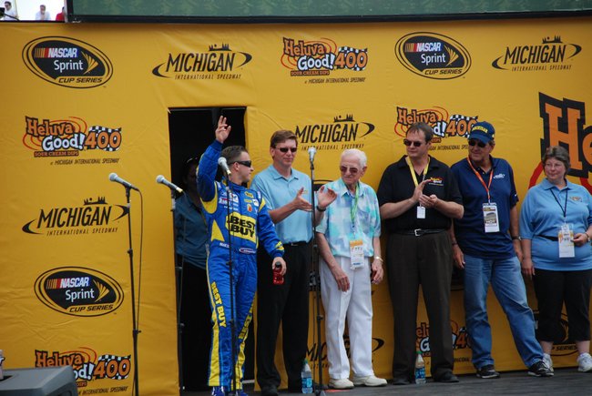 Heluva Good! Sour Cream Dips 400 NASCAR Sprint Cup Series