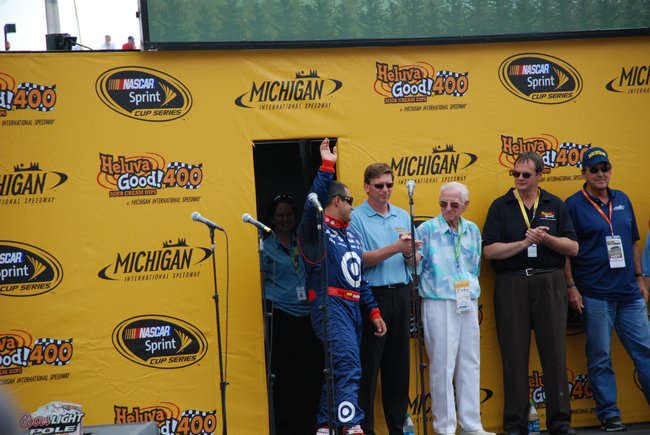 Heluva Good! Sour Cream Dips 400 NASCAR Sprint Cup Series