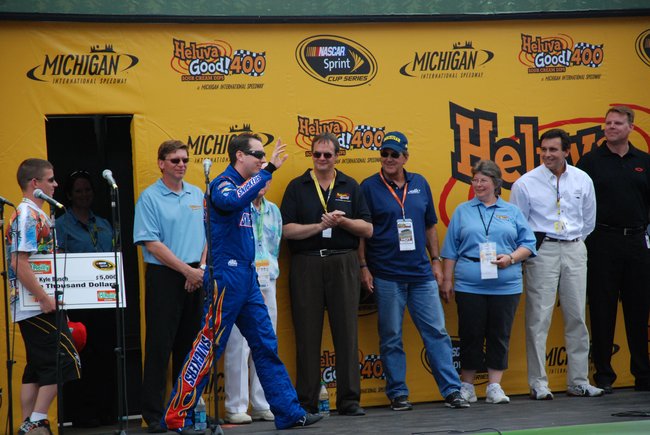 Heluva Good! Sour Cream Dips 400 NASCAR Sprint Cup Series