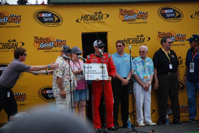 Heluva Good! Sour Cream Dips 400 NASCAR Sprint Cup Series