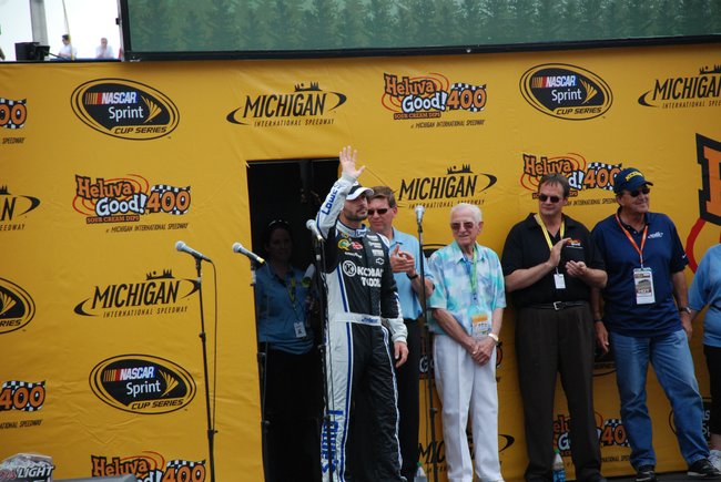 Heluva Good! Sour Cream Dips 400 NASCAR Sprint Cup Series