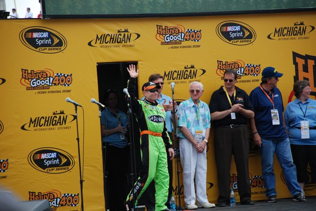 Heluva Good! Sour Cream Dips 400 NASCAR Sprint Cup Series