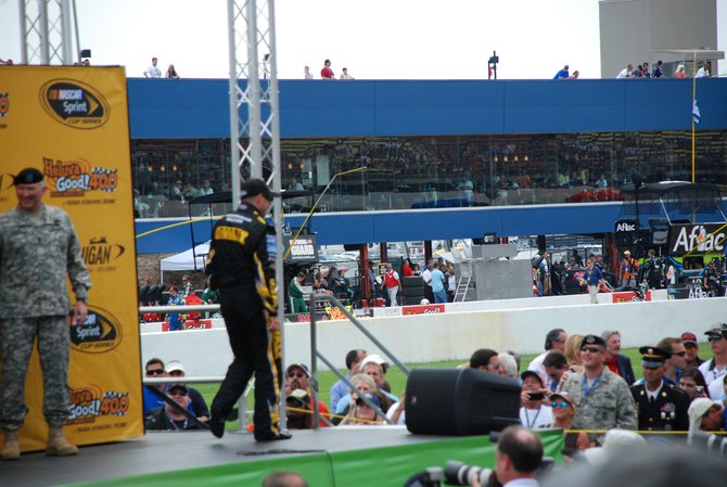 Heluva Good! Sour Cream Dips 400 NASCAR Sprint Cup Series