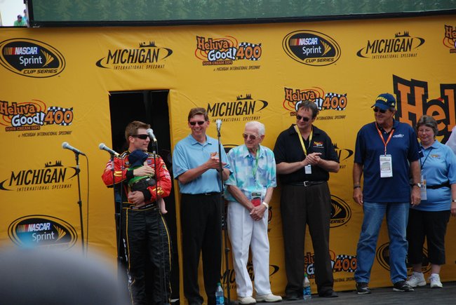 Heluva Good! Sour Cream Dips 400 NASCAR Sprint Cup Series