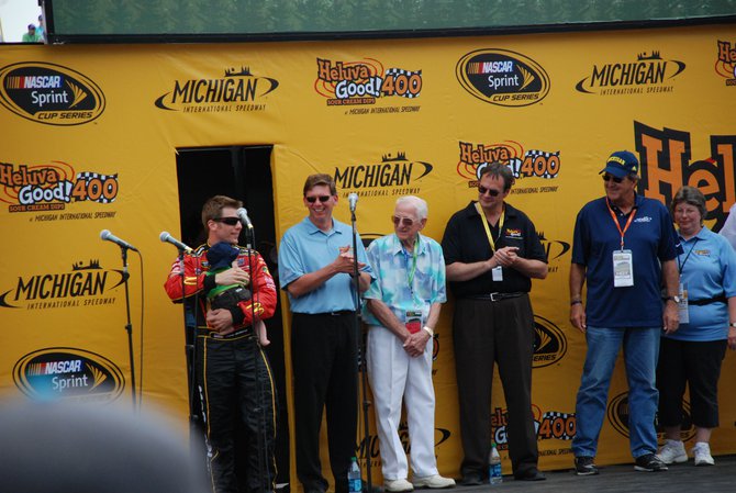 Heluva Good! Sour Cream Dips 400 NASCAR Sprint Cup Series