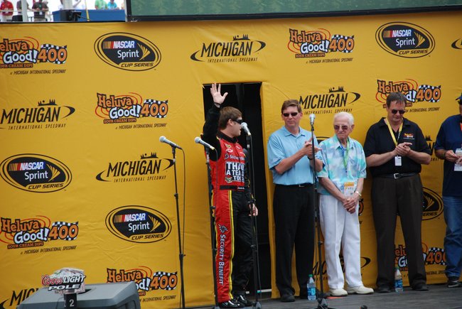 Heluva Good! Sour Cream Dips 400 NASCAR Sprint Cup Series