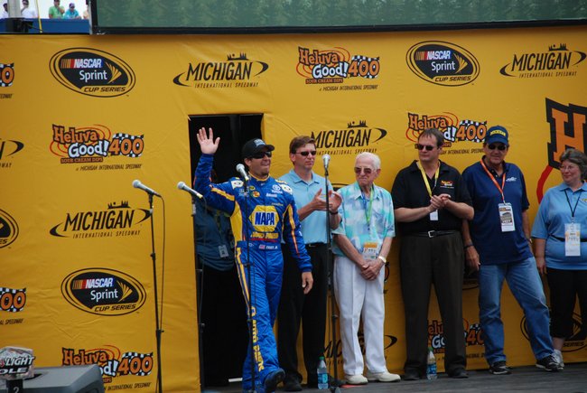 Heluva Good! Sour Cream Dips 400 NASCAR Sprint Cup Series
