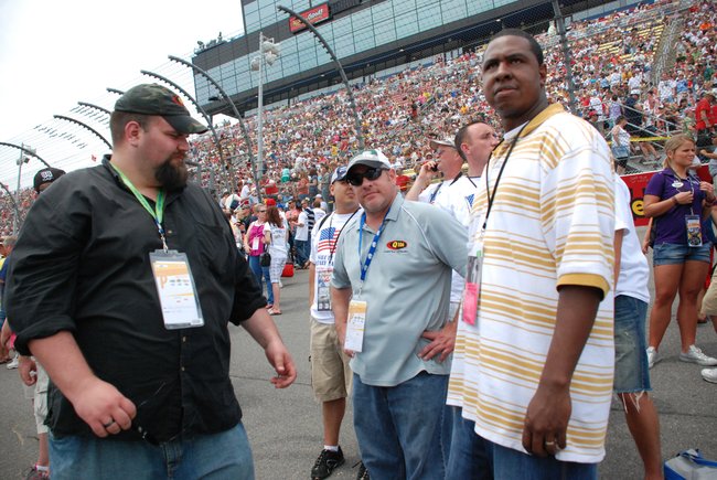 Heluva Good! Sour Cream Dips 400 NASCAR Sprint Cup Series