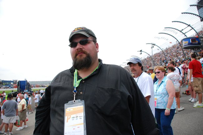 Heluva Good! Sour Cream Dips 400 NASCAR Sprint Cup Series