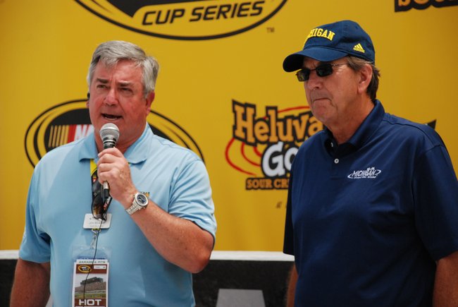 Heluva Good! Sour Cream Dips 400 NASCAR Sprint Cup Series