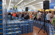 Luke Bryan at Wal-Mart 9