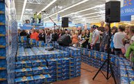 Luke Bryan at Wal-Mart 9