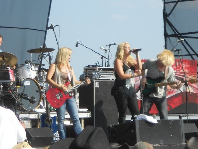 Moondance Jammin' Country 2011